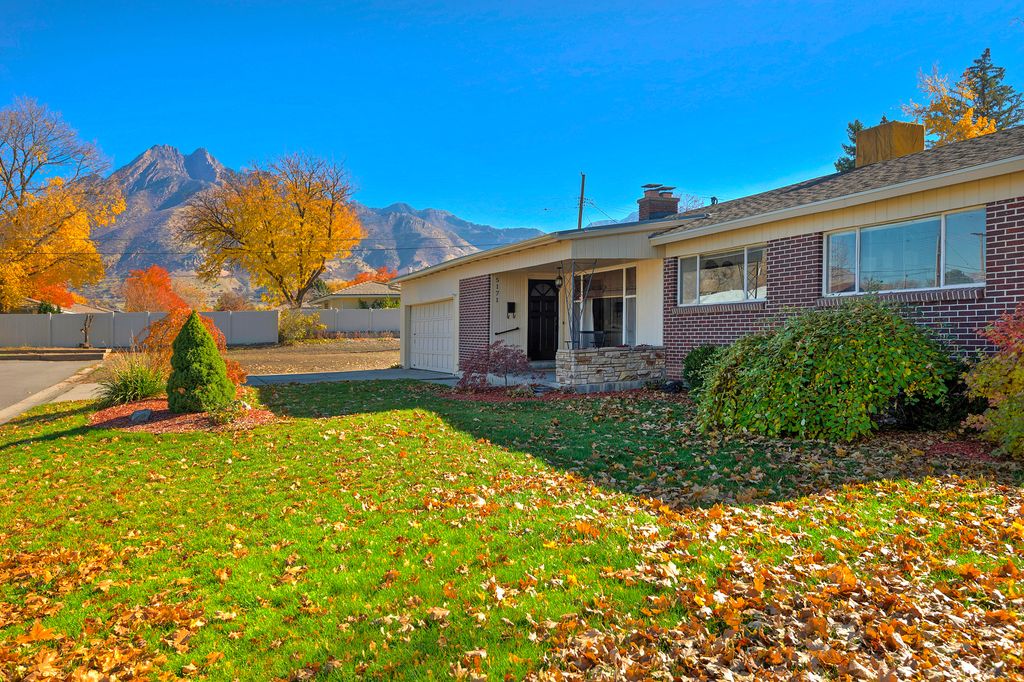 Photo of 5171 S MOOR MONT DR, Holladay, UT 84117 (MLS # 2122677)