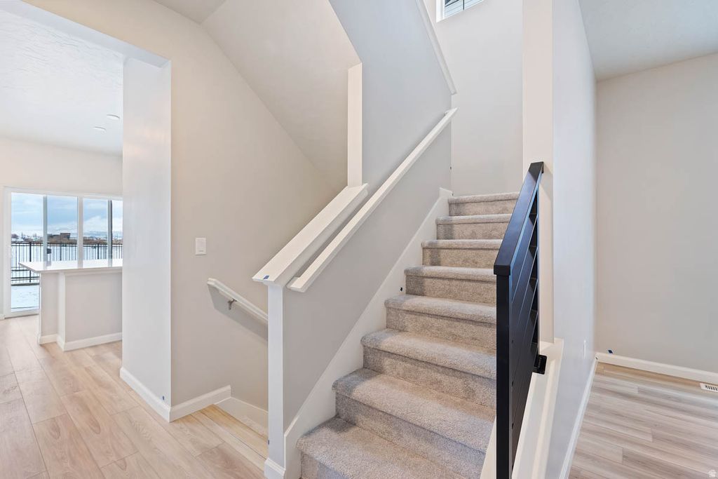 Photo of 39 E BROADWAY DR #1039, Saratoga Springs, UT 84045 (MLS # 2119920)