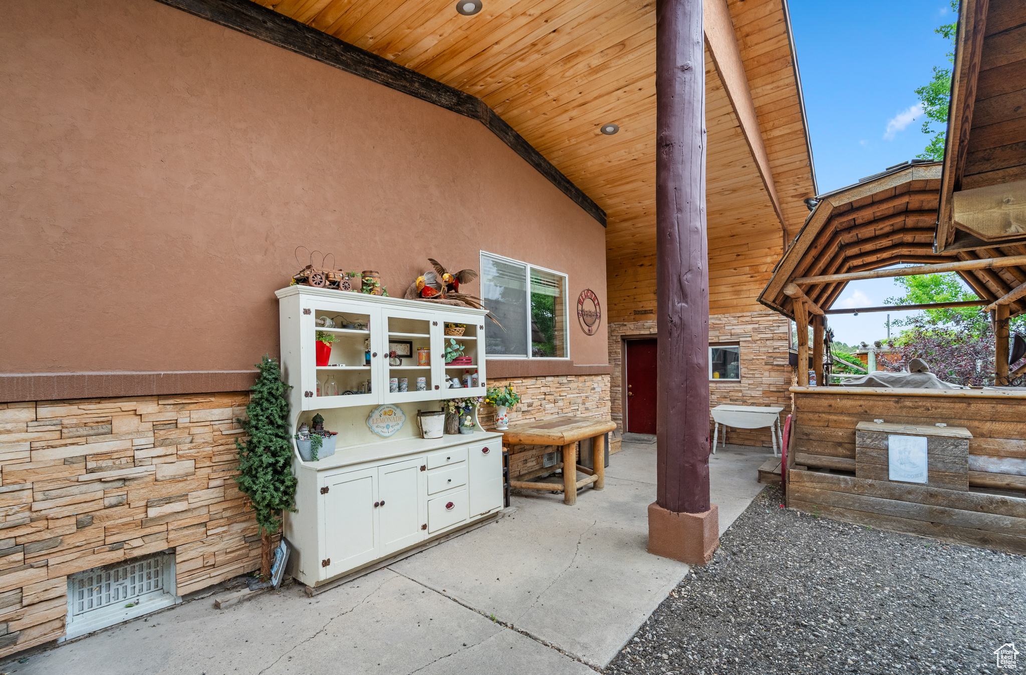 YOUNG PROPERTY - Residential