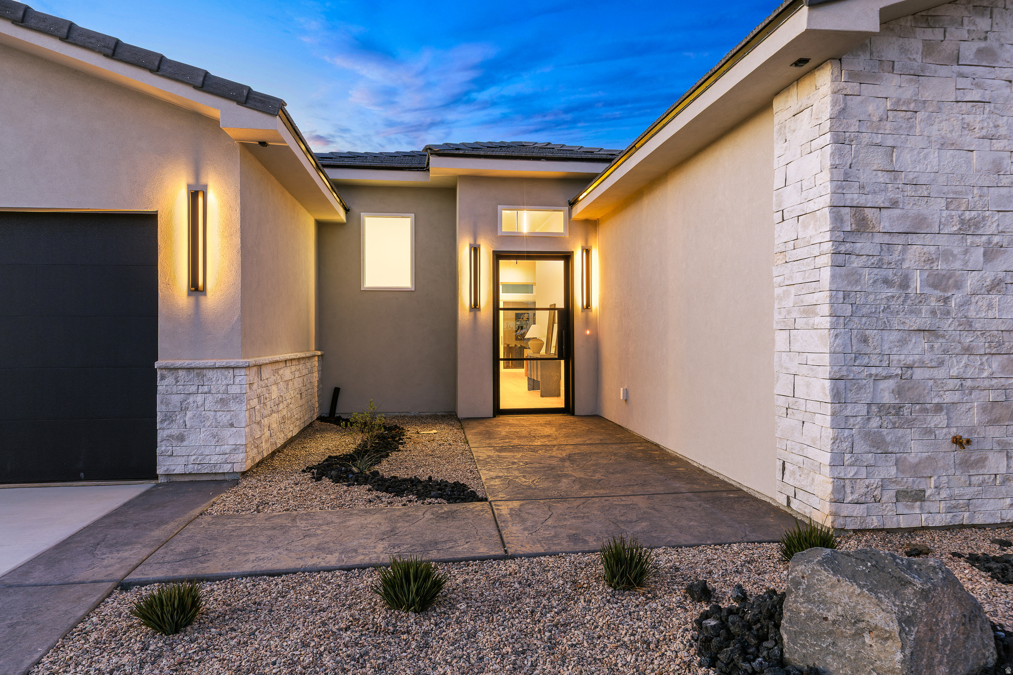 FALCON RIDGE - Residential