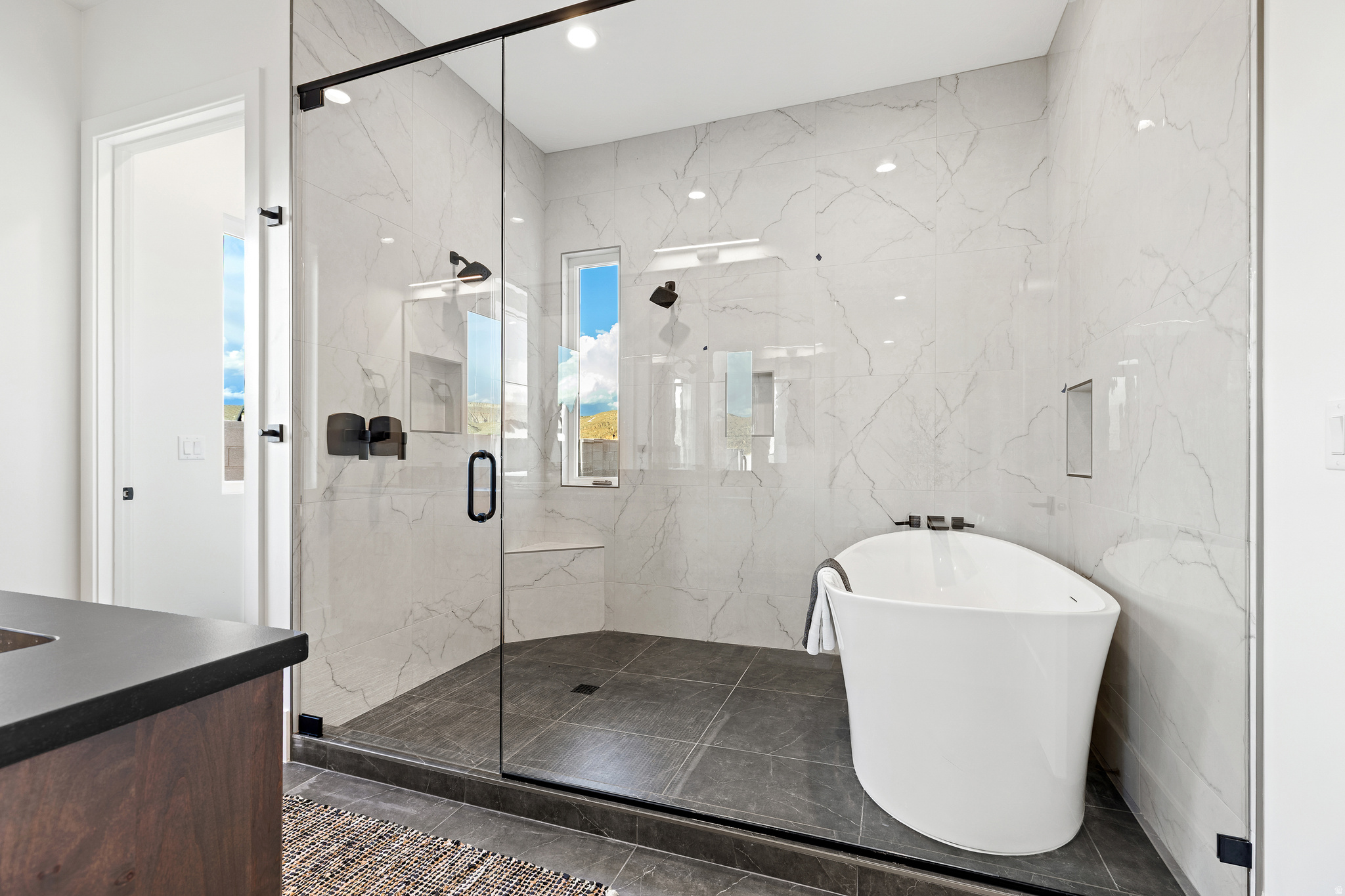 FALCON RIDGE - Residential