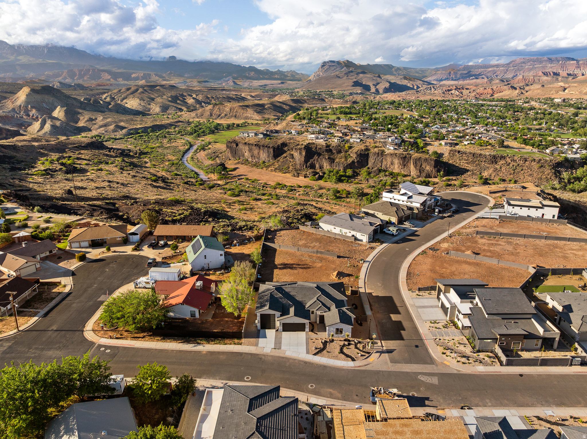 FALCON RIDGE - Residential