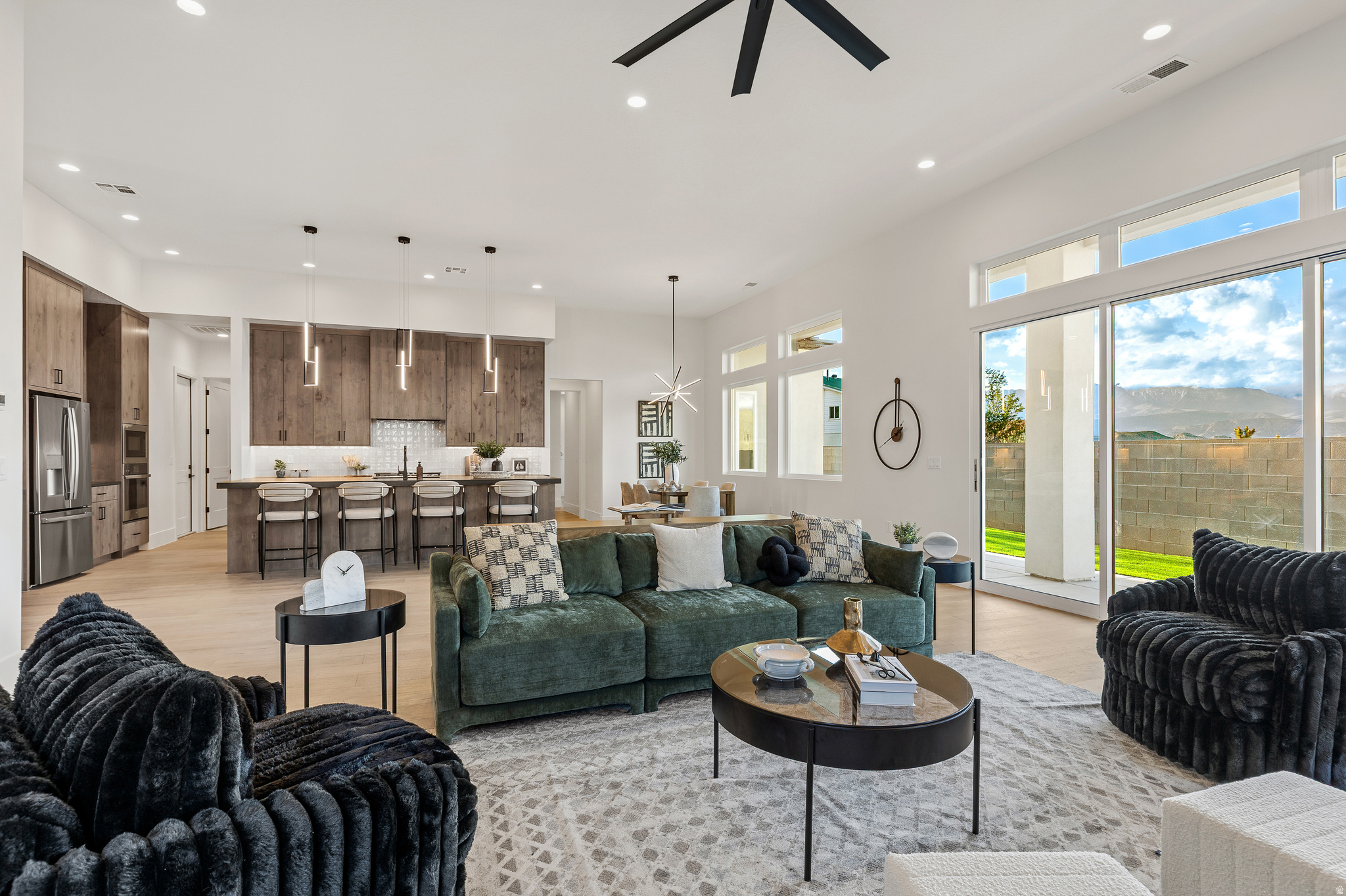 FALCON RIDGE - Residential