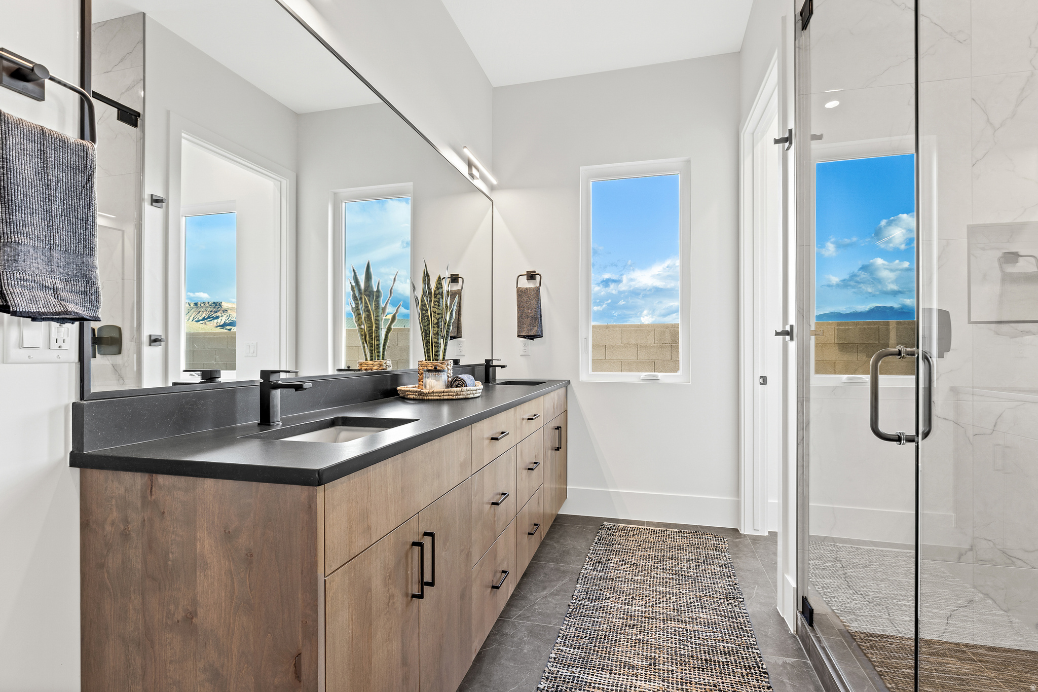 FALCON RIDGE - Residential