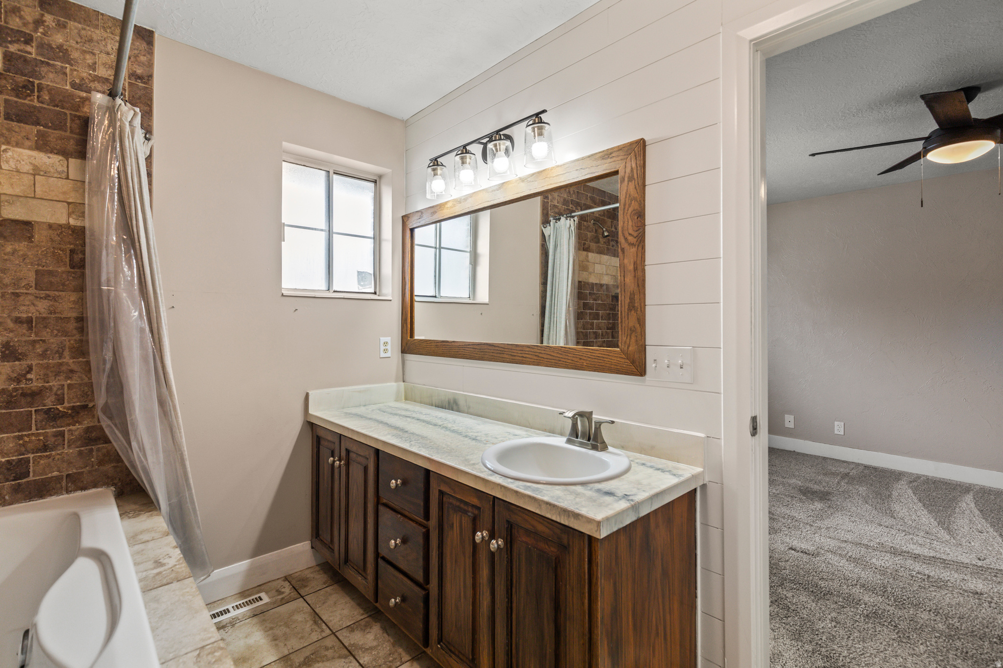 SUNSET NORTH - Residential