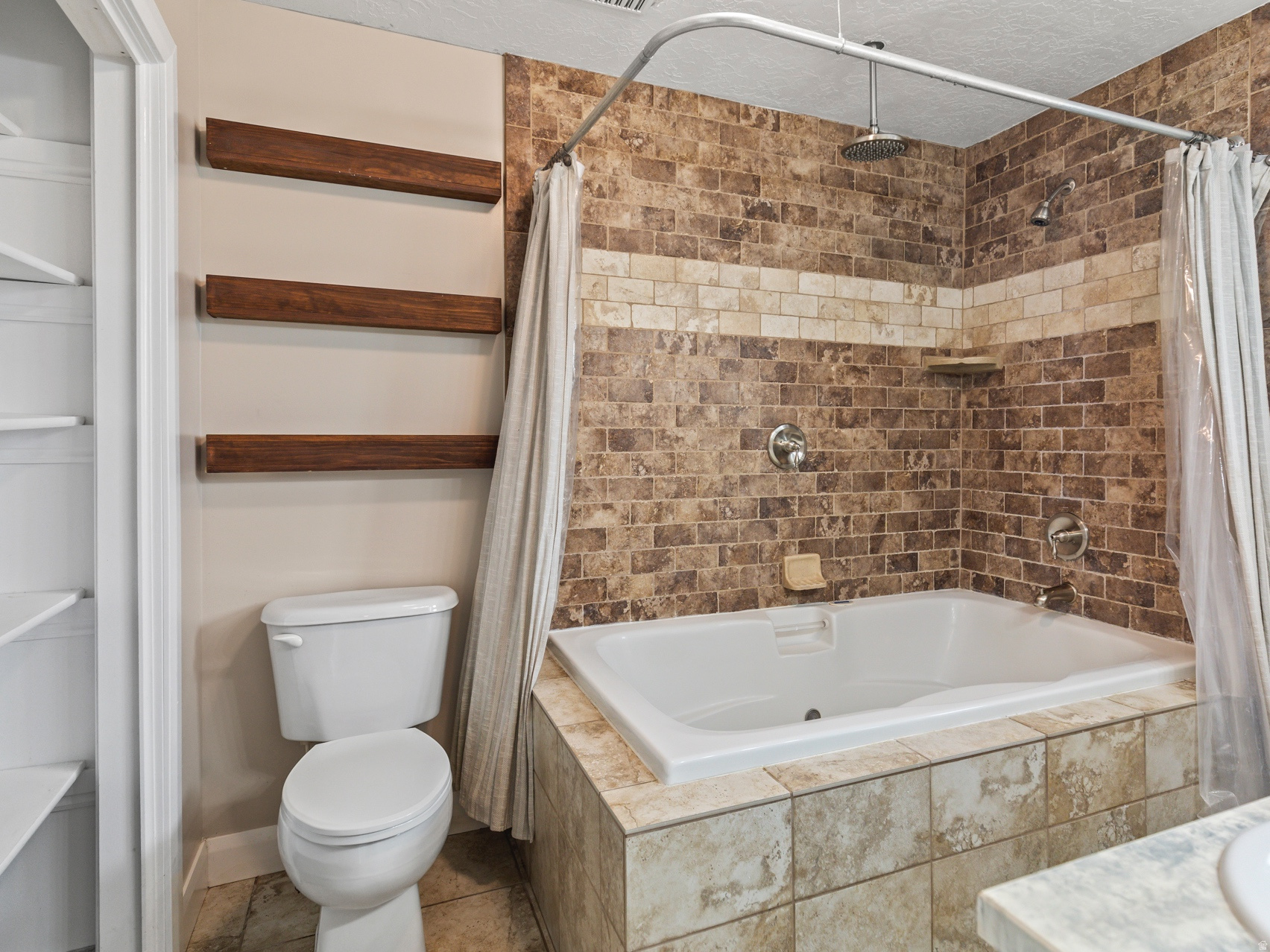 SUNSET NORTH - Residential