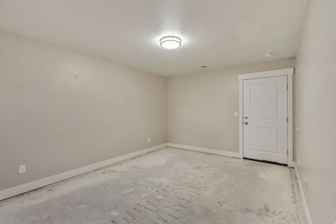 Tiny photo for 11386 S OKANOGAN LN, South Jordan, UT 84009 (MLS # 2128436)