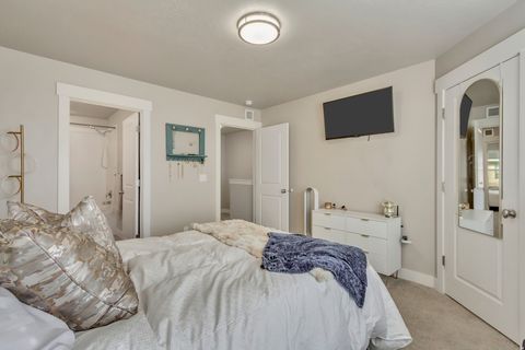 Tiny photo for 11386 S OKANOGAN LN, South Jordan, UT 84009 (MLS # 2128436)