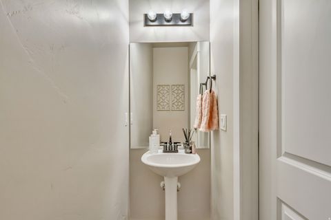 Tiny photo for 11386 S OKANOGAN LN, South Jordan, UT 84009 (MLS # 2128436)