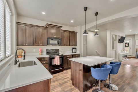 Tiny photo for 11386 S OKANOGAN LN, South Jordan, UT 84009 (MLS # 2128436)