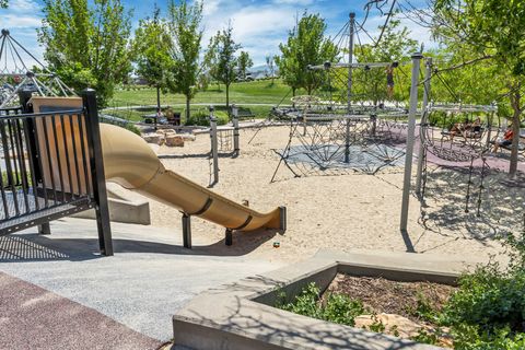 Tiny photo for 11386 S OKANOGAN LN, South Jordan, UT 84009 (MLS # 2128436)