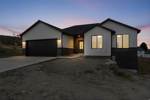 Tiny photo for 258 E 250 S, Richmond, UT 84333 (MLS # 2123562)