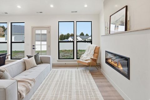 Tiny photo for 258 E 250 S, Richmond, UT 84333 (MLS # 2123562)