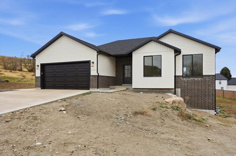 Tiny photo for 258 E 250 S, Richmond, UT 84333 (MLS # 2123562)