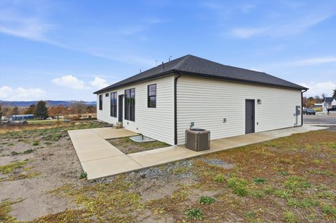 Tiny photo for 258 E 250 S, Richmond, UT 84333 (MLS # 2123562)