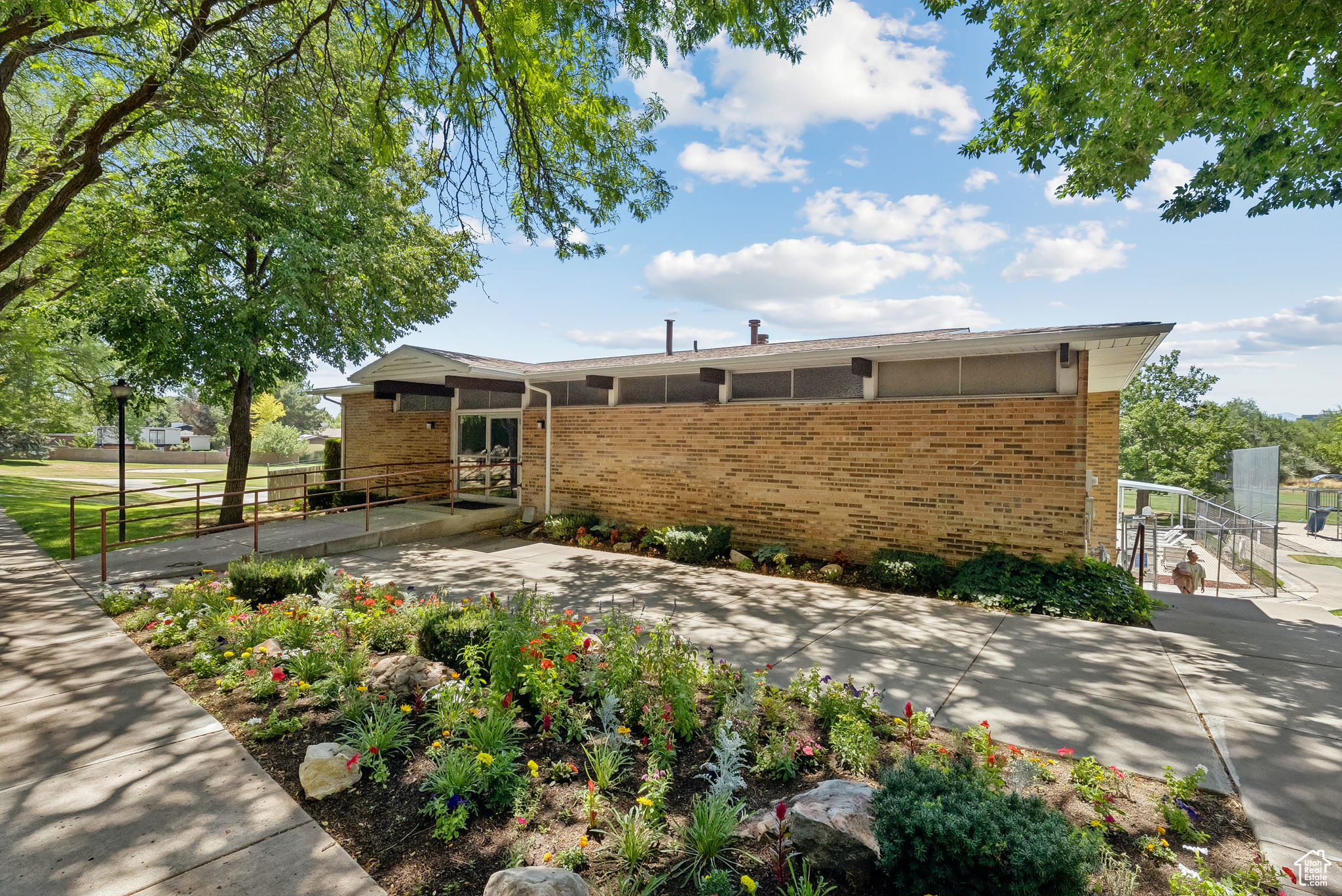 THREE FOUNTAINS - Residential