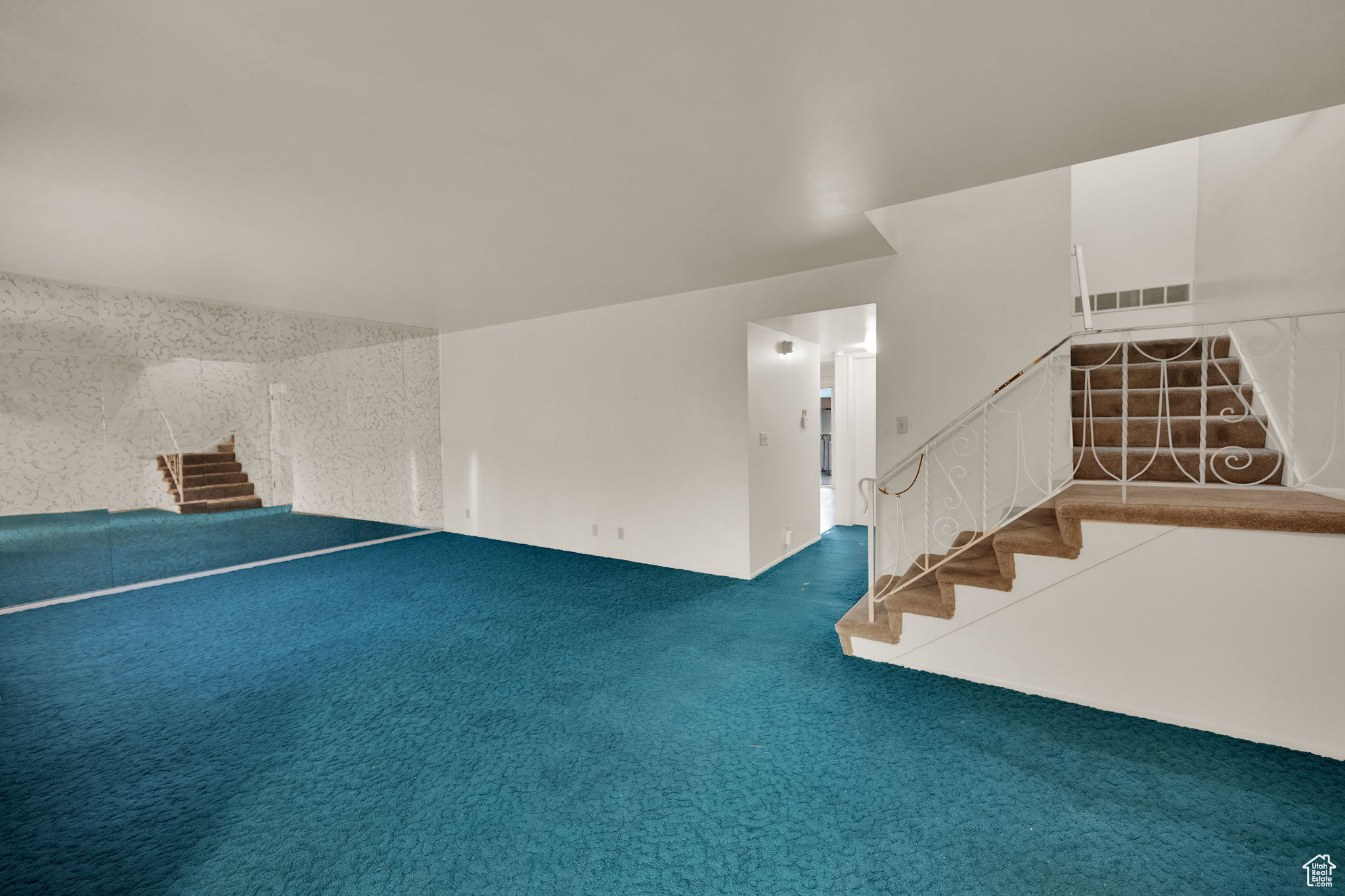 THREE FOUNTAINS - Residential