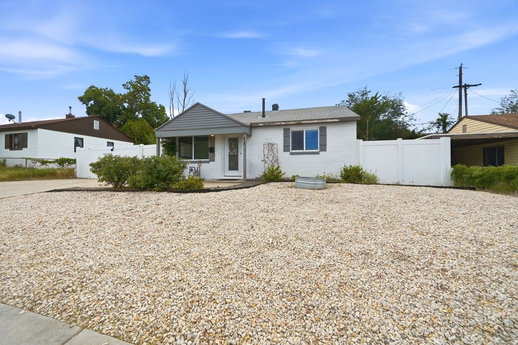 Photo of 410 E HIGHLAND, Tooele, UT 84074 (MLS # 2170206)