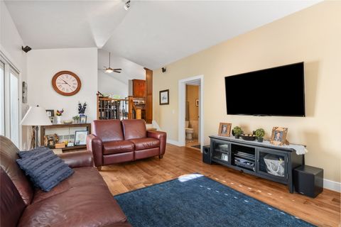 Tiny photo for 1293 W MARGARET VIEW CIR, Riverton, UT 84065 (MLS # 2158262)