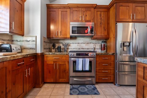 Tiny photo for 1293 W MARGARET VIEW CIR, Riverton, UT 84065 (MLS # 2158262)