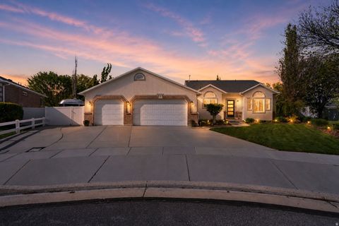 Tiny photo for 1293 W MARGARET VIEW CIR, Riverton, UT 84065 (MLS # 2158262)