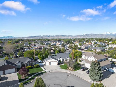 Tiny photo for 1293 W MARGARET VIEW CIR, Riverton, UT 84065 (MLS # 2158262)