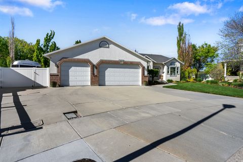 Tiny photo for 1293 W MARGARET VIEW CIR, Riverton, UT 84065 (MLS # 2158262)