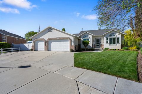 Tiny photo for 1293 W MARGARET VIEW CIR, Riverton, UT 84065 (MLS # 2158262)