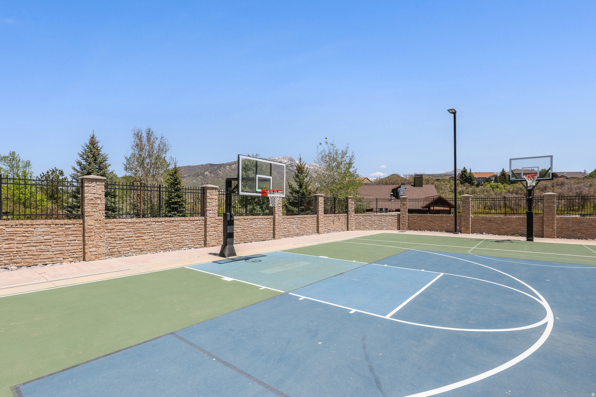 SUNCREST/EDELWEISS - Residential