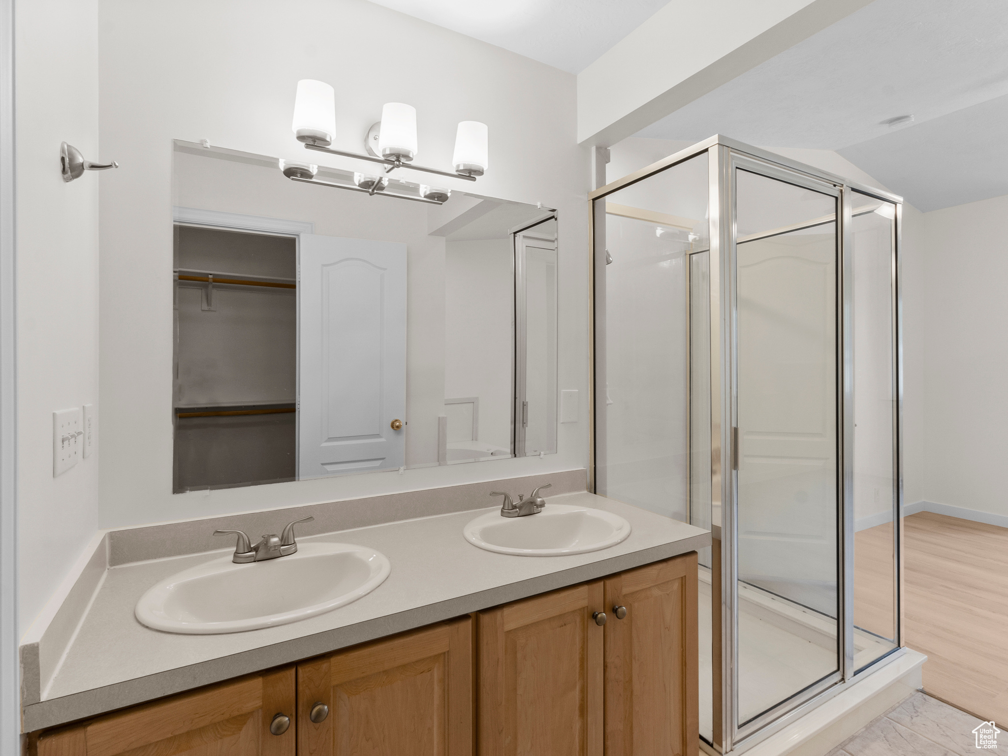 WILLOW GROVE CONDOMINIUMS - Residential