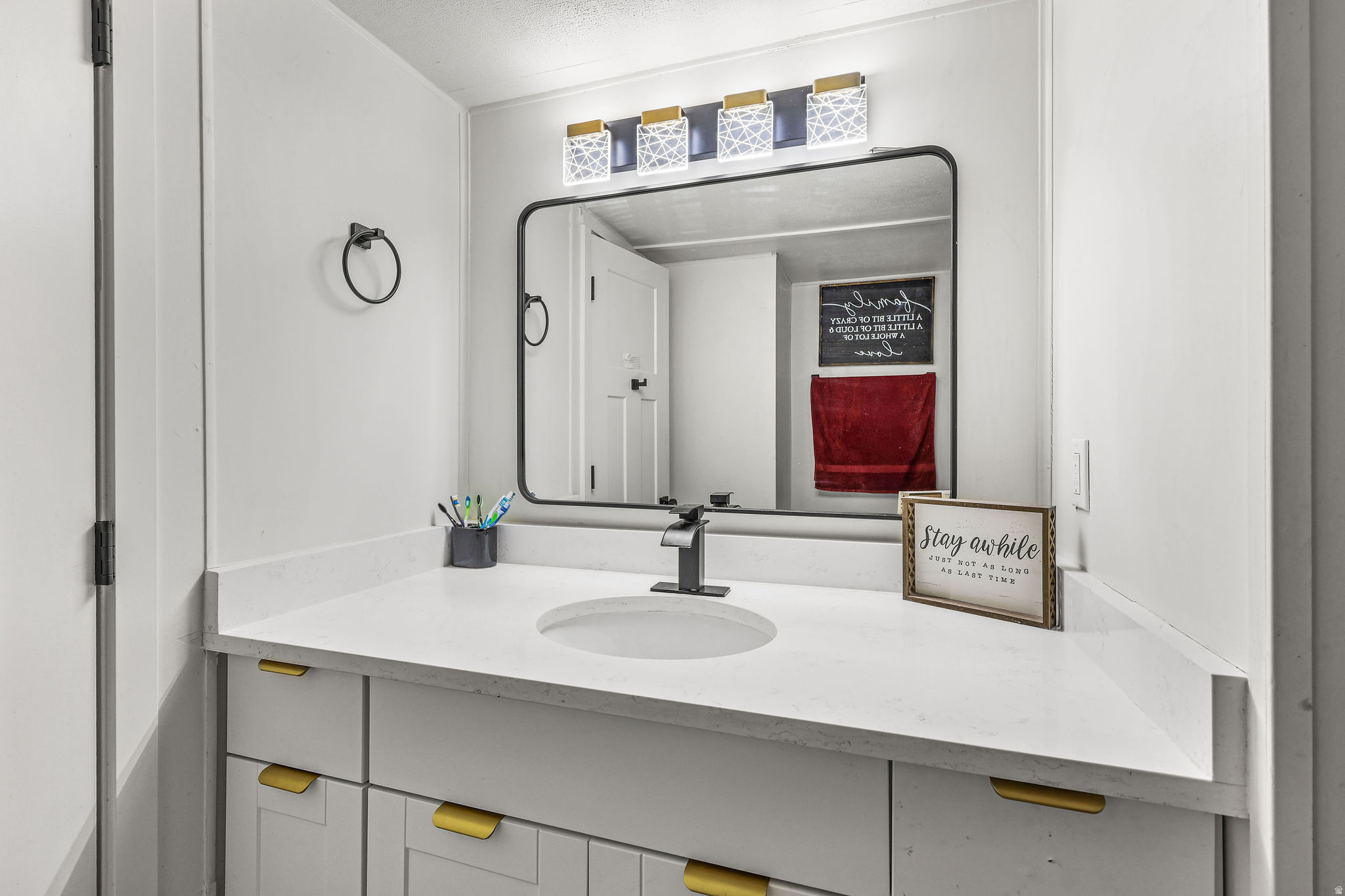 LAKEVIEW ESTATES - Residential