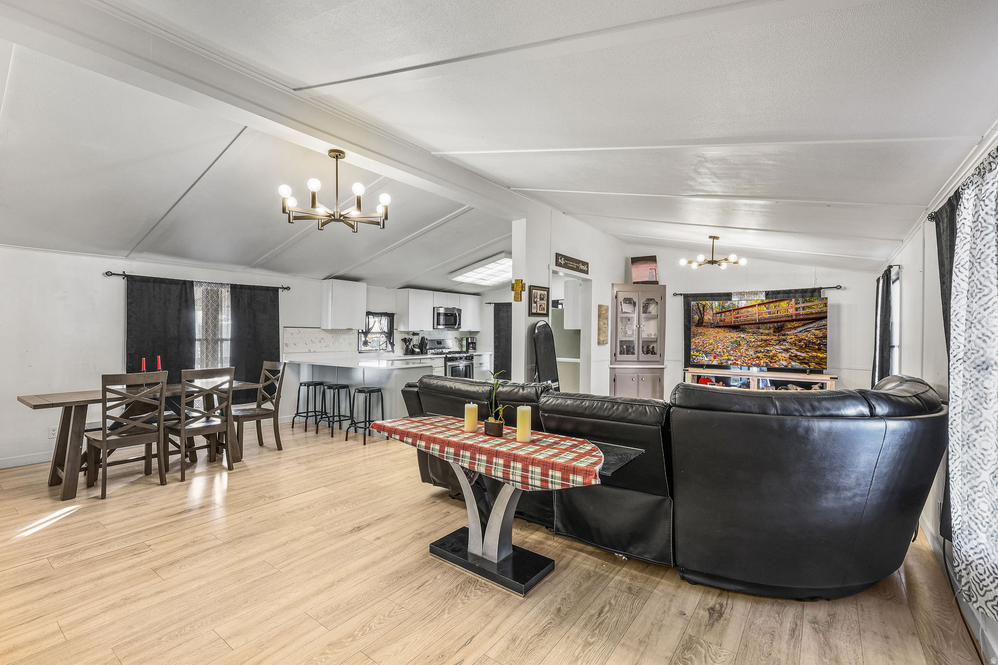 LAKEVIEW ESTATES - Residential