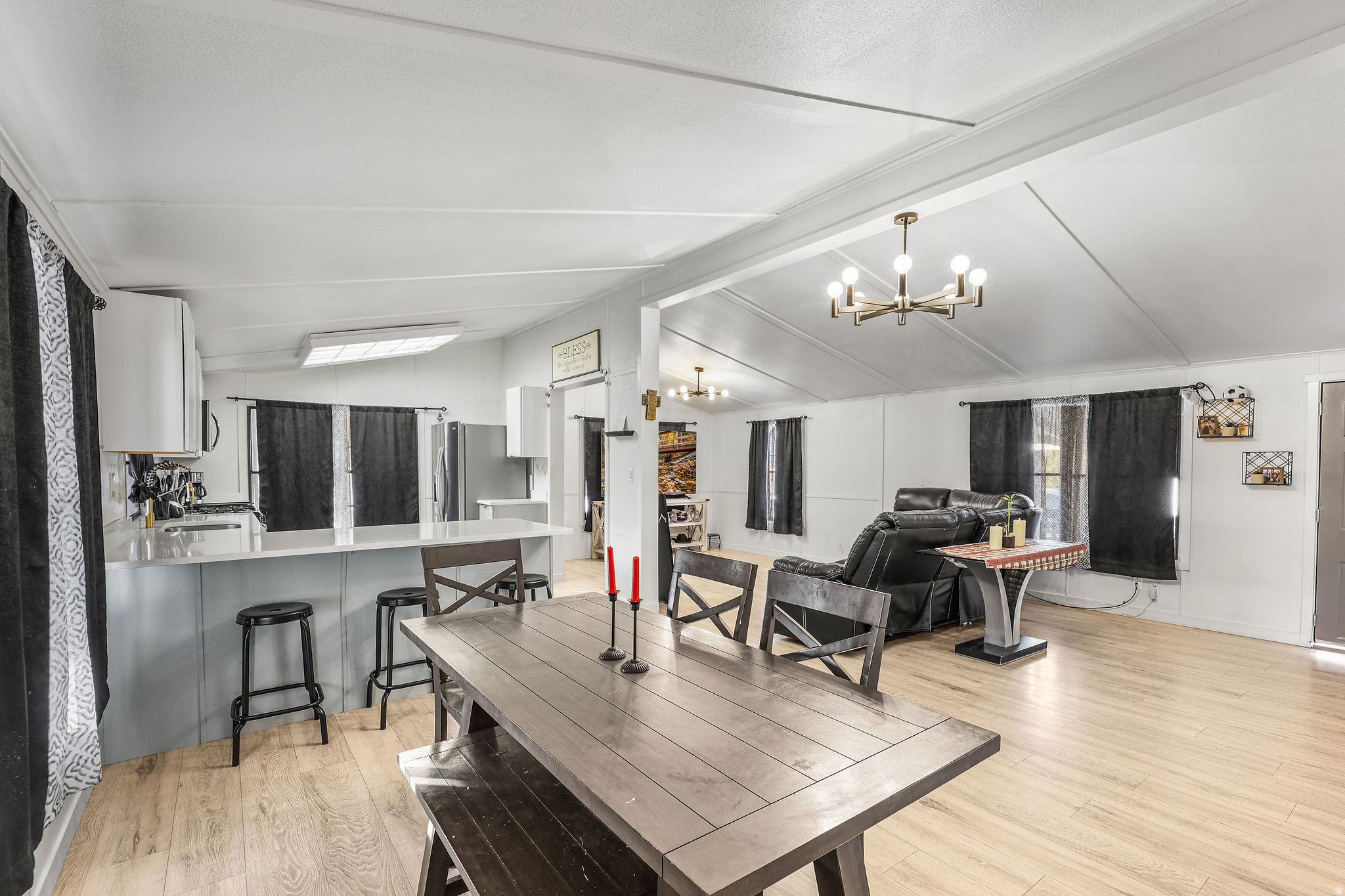 LAKEVIEW ESTATES - Residential