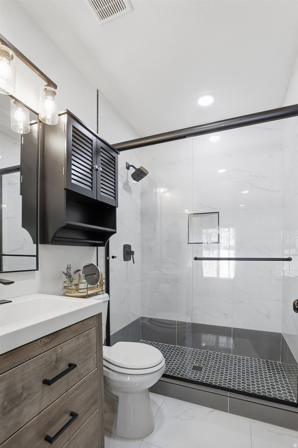 KRISTEN KOVE - Residential