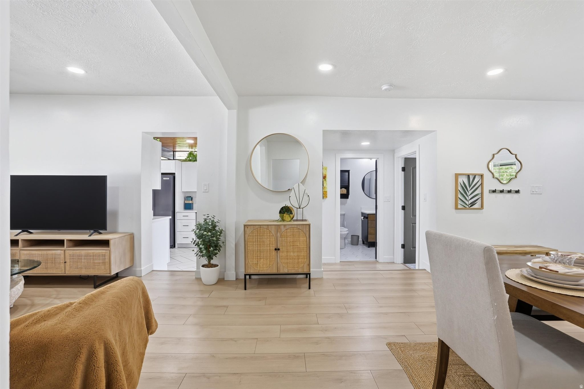 KRISTEN KOVE - Residential