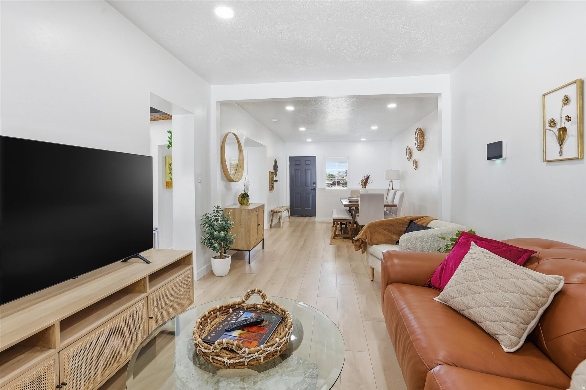 KRISTEN KOVE - Residential