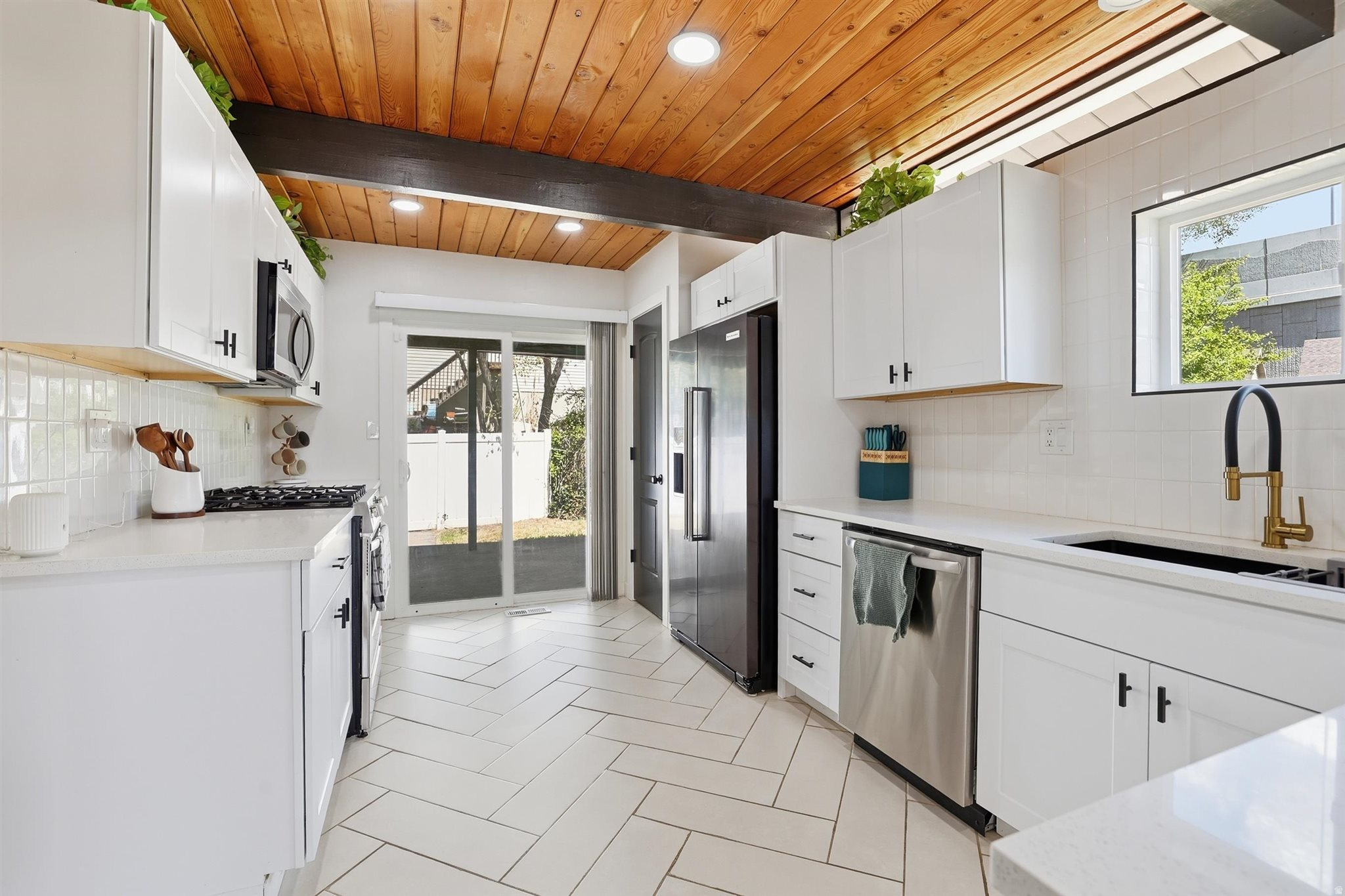 KRISTEN KOVE - Residential