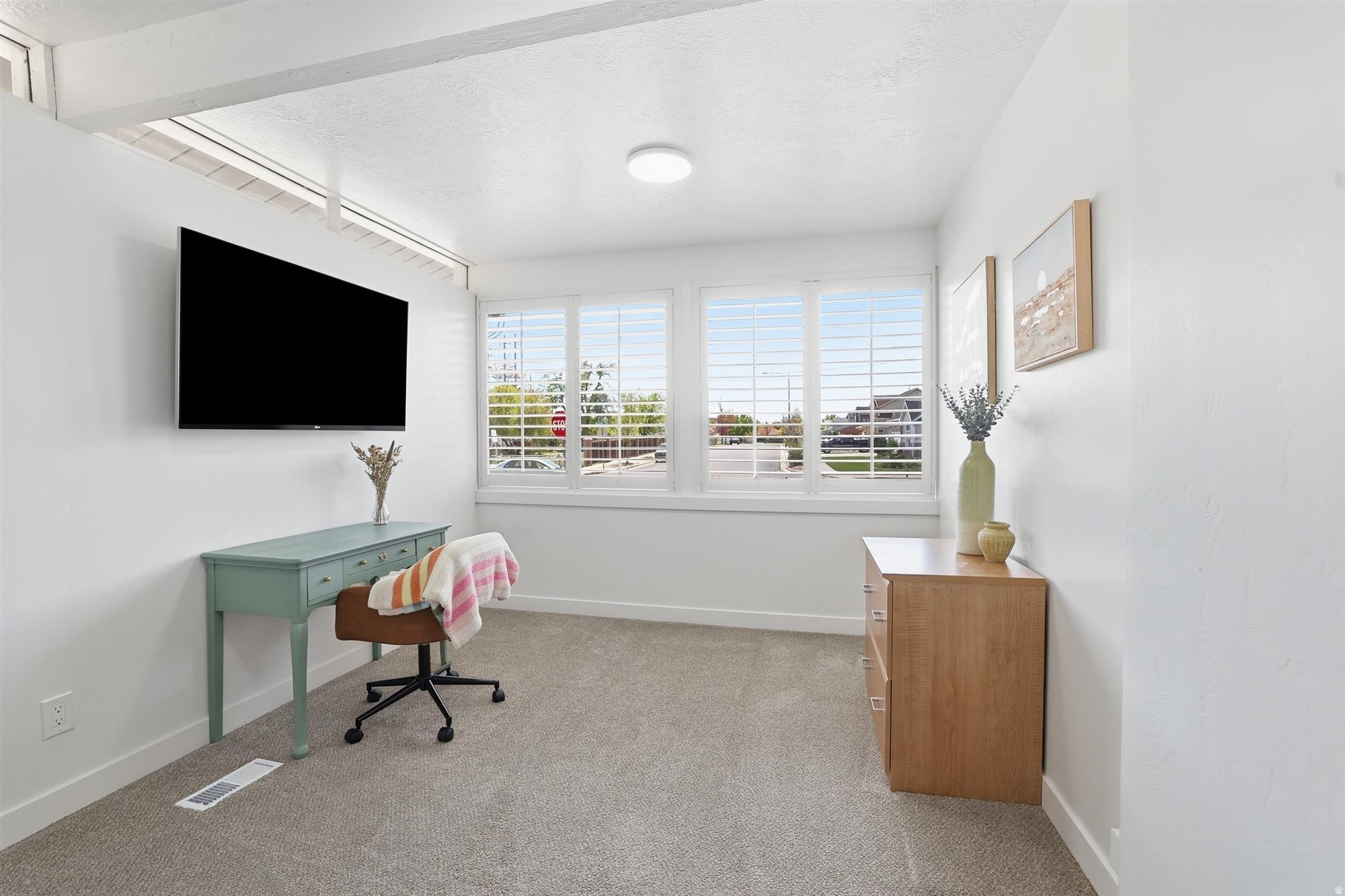 KRISTEN KOVE - Residential