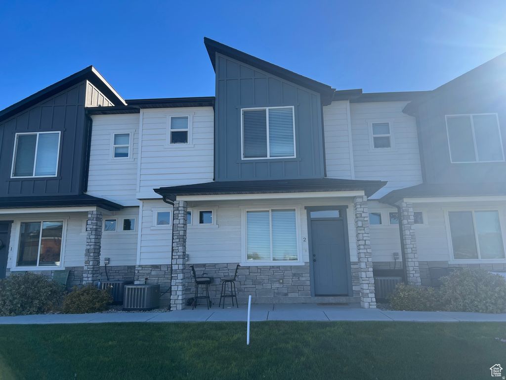 Photo of 253 E 1725 N, North Logan, UT 84341 (MLS # 2139297)
