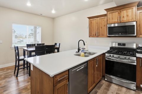 Tiny photo for 303 N CANTERBURY WAY W, Clearfield, UT 84015 (MLS # 2122815)