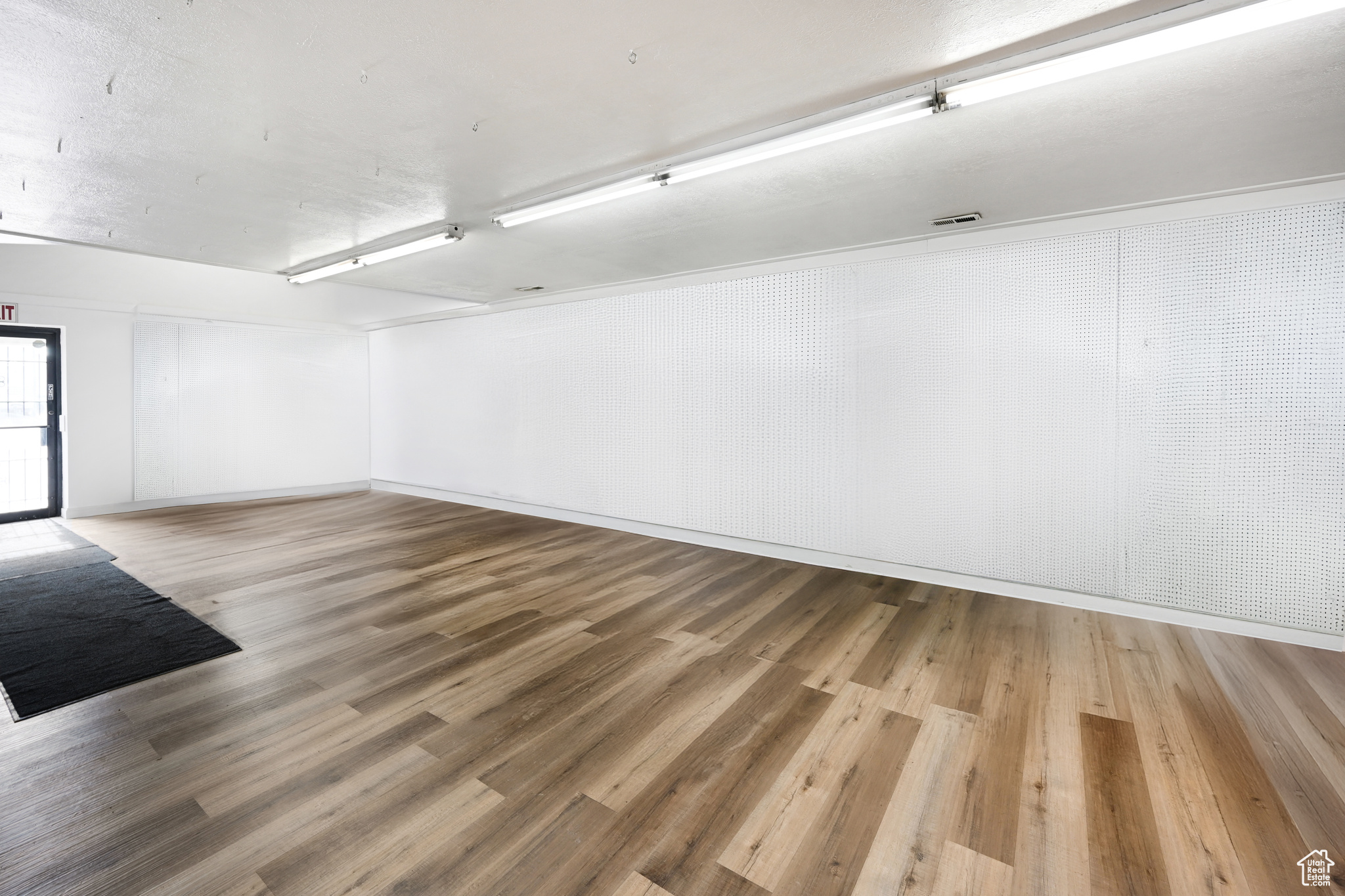 GUTKE SUBD - Commercial Sale