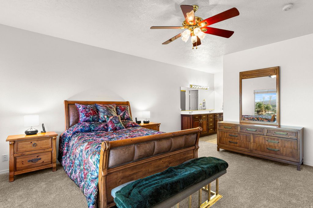 Photo of 579 N RIDGECREST CIR, Saint George, UT 84770 (MLS # 2152612)