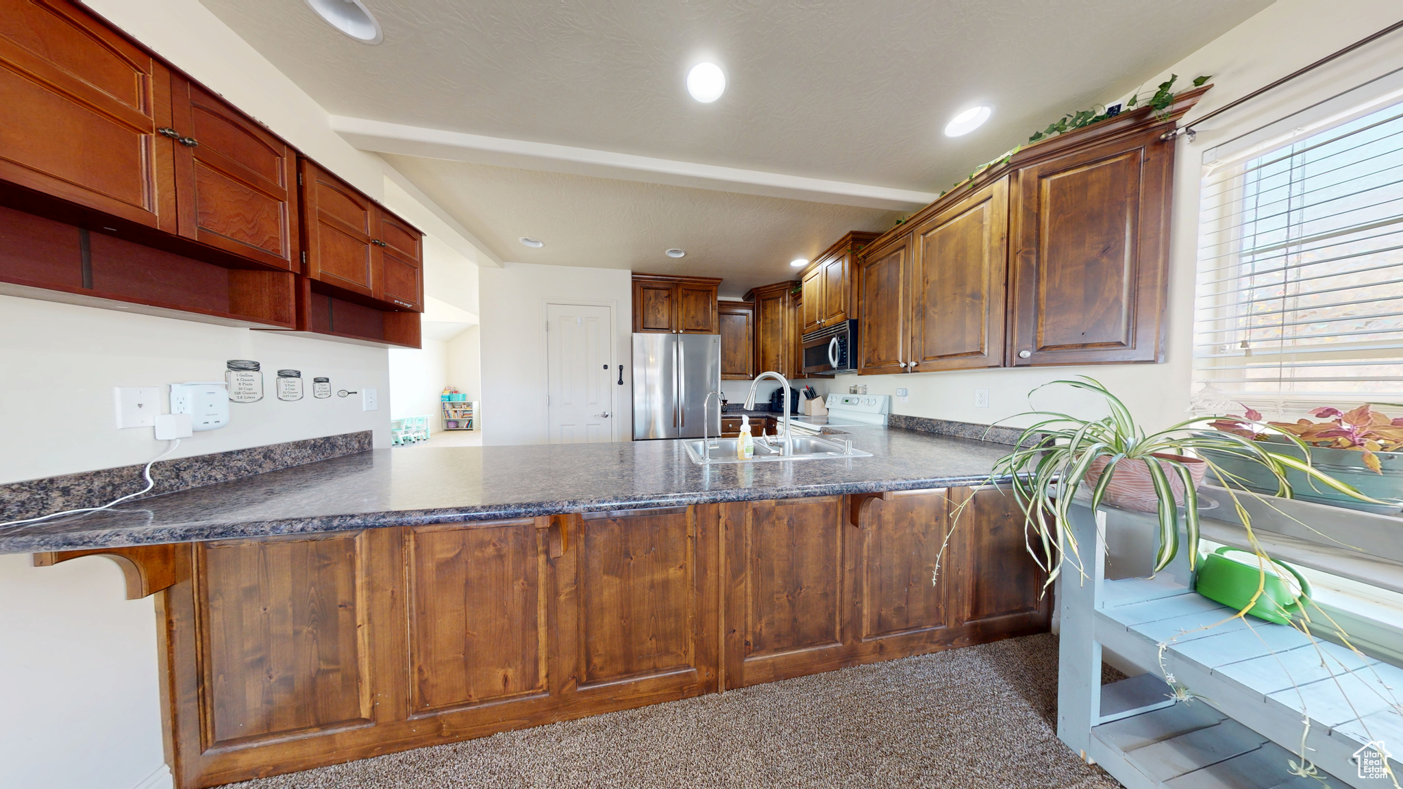 PARKLANE TWIN HOMES - Residential Income