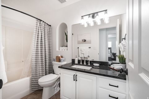 Tiny photo for 3819 W 240 N, Hurricane, UT 84737 (MLS # 2134306)