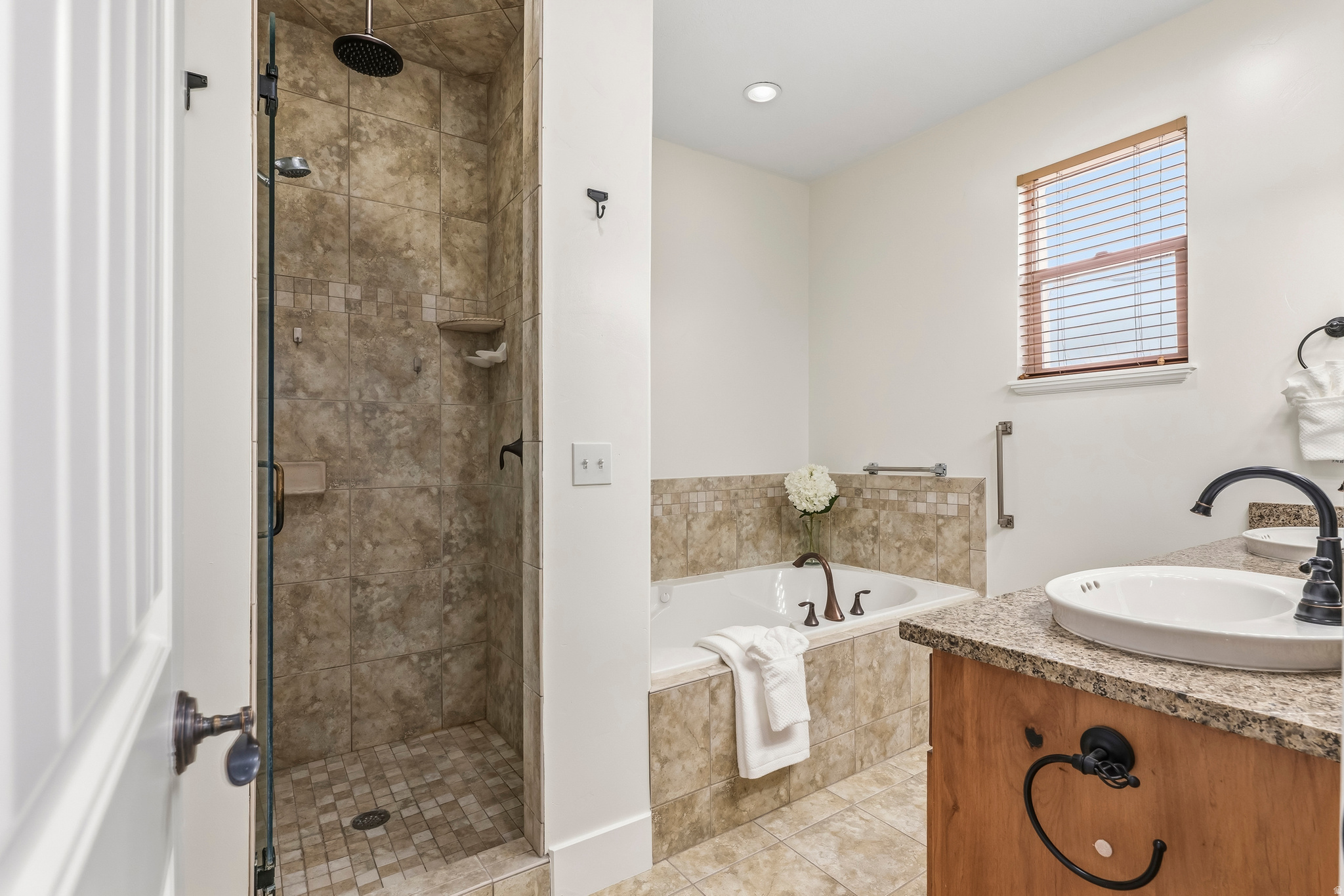 SUNRISE ESTATES - Residential