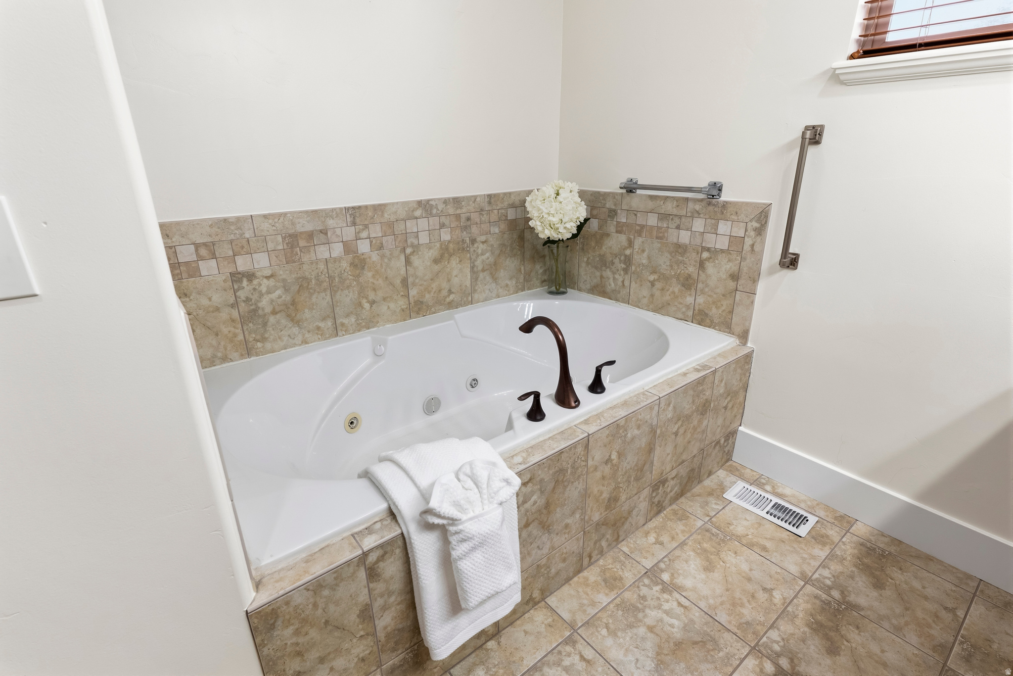 SUNRISE ESTATES - Residential