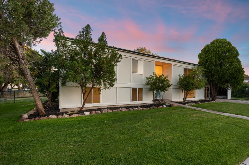 Photo of 1727 W INDEPENDENCE BLVD N, Salt Lake City, UT 84116 (MLS # 2164594)