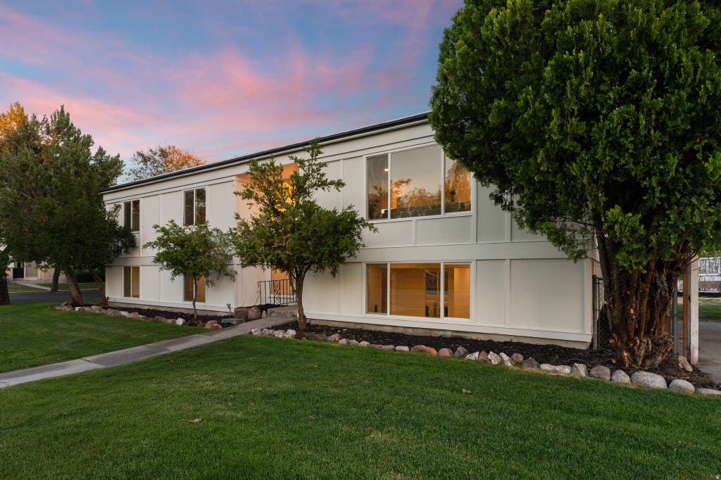 Photo of 1727 W INDEPENDENCE BLVD N, Salt Lake City, UT 84116 (MLS # 2164594)