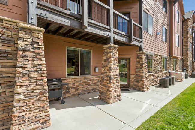 BLACK ROCK RIDGE - Residential