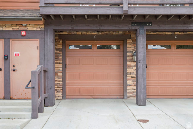 BLACK ROCK RIDGE - Residential